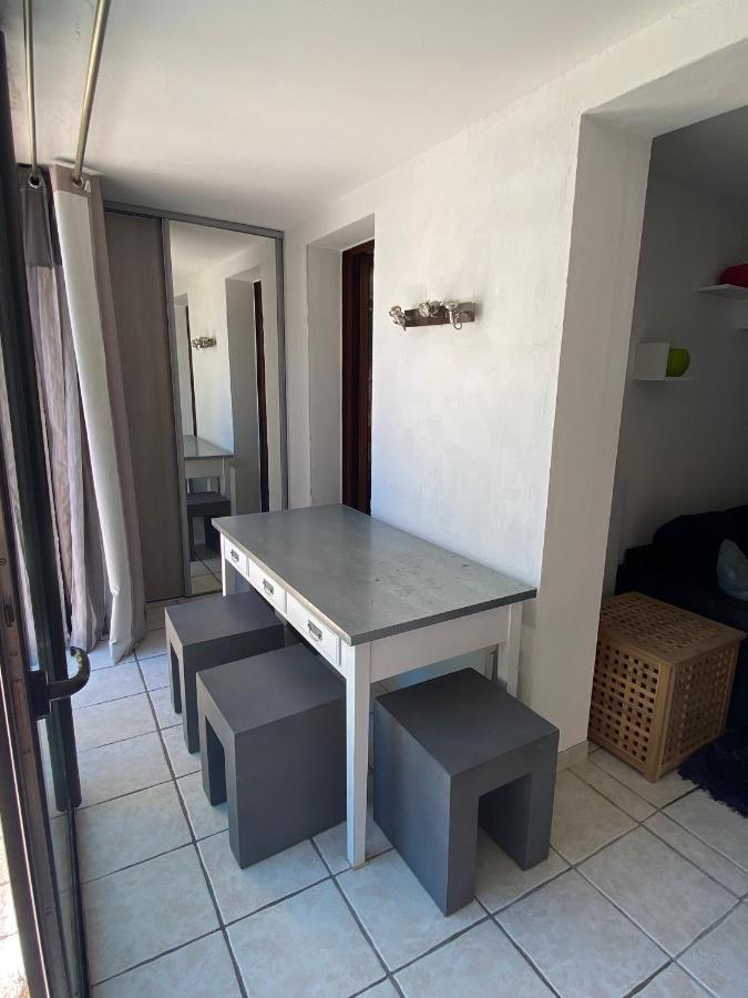 Logement Entier T2 Climatise, Parking Gratuit, Jardin, Plage A 2Min A Pied ซานารี-ซูร์-แมร์ ภายนอก รูปภาพ
