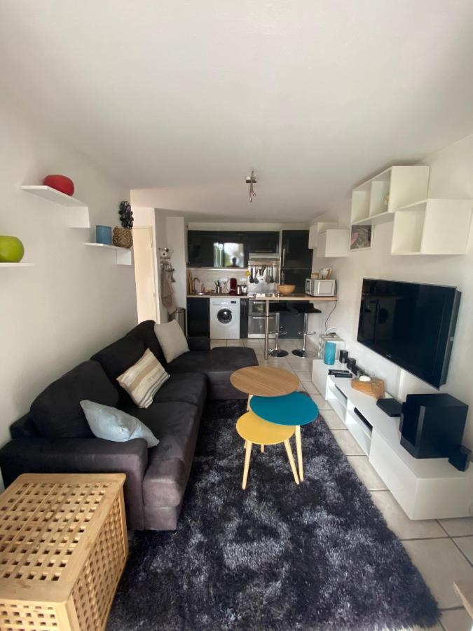 Logement Entier T2 Climatise, Parking Gratuit, Jardin, Plage A 2Min A Pied ซานารี-ซูร์-แมร์ ภายนอก รูปภาพ